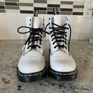 Dr Martens 1460 Pascal leather boots